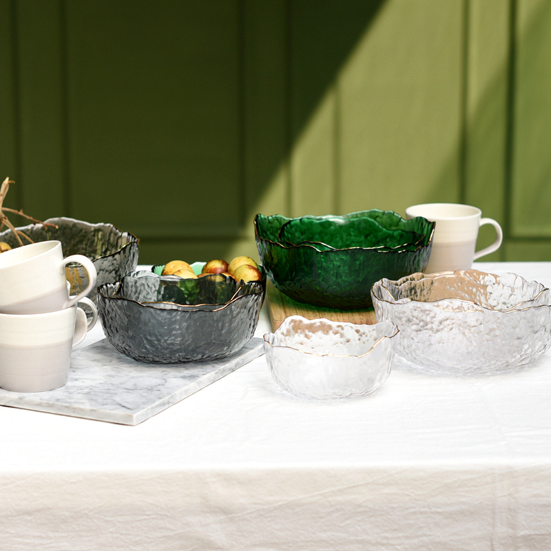 金色の縁が付いた大きなガラス製サラダボウル、フルーツ、デザー - Matcha Bowl Chawan のレビューと価格